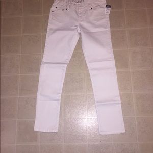 All white skinny jean